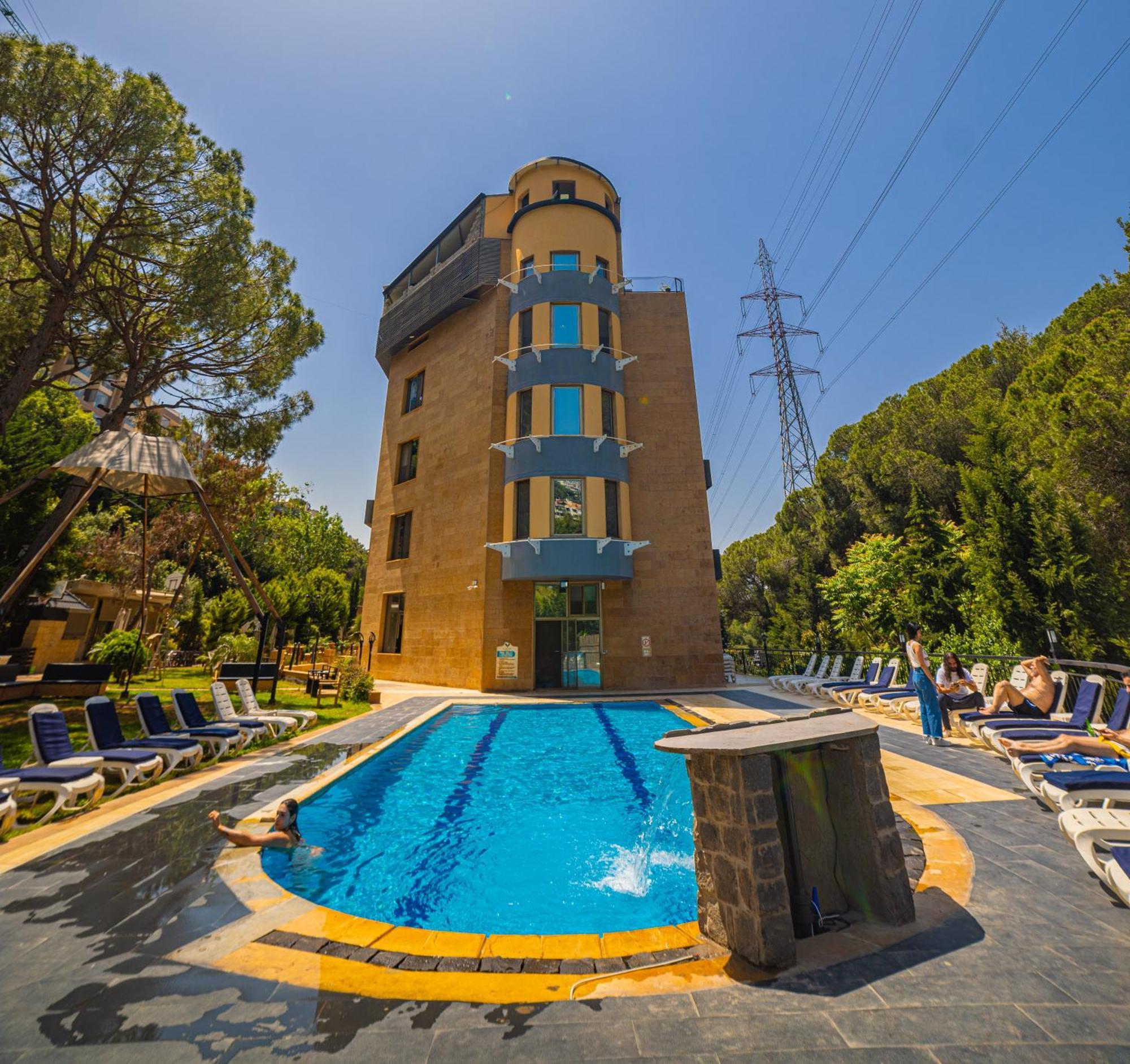 Hotel Le Caravelle Beirut à Mansourieh Extérieur photo